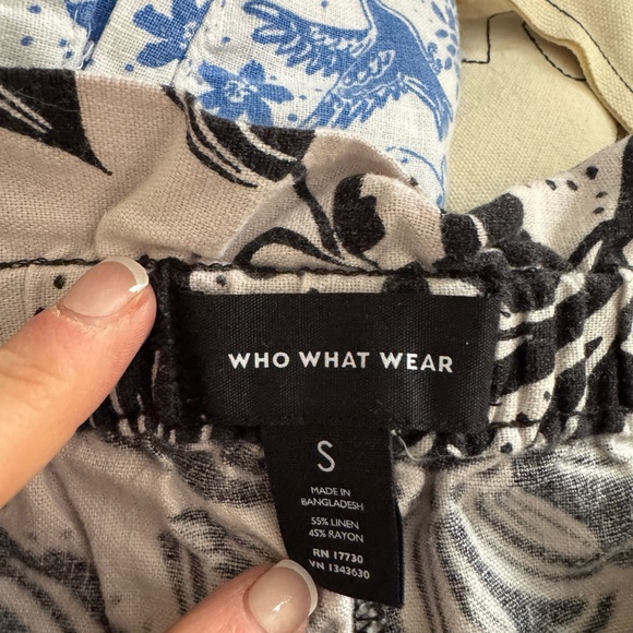 Who What Wear Black and White Floral High Waist Shorts - Picture 3 of 3